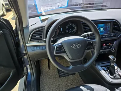Hyundai Avante 2017, 122451 км, за 5795.4 USD - фото 13