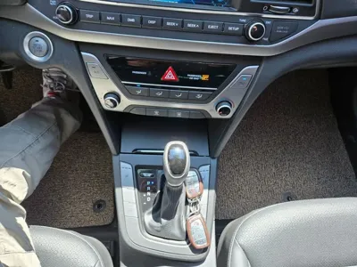 Hyundai Avante 2017, 122451 км, за 5795.4 USD - фото 16
