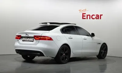 Jaguar XE 2019, 107091 км, за 6276.84 USD