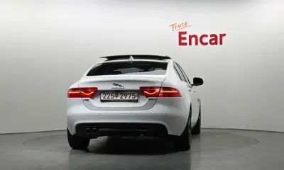 Jaguar XE 2019, 107091 км, за 6276.84 USD
