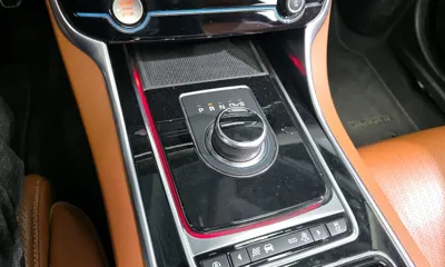 Jaguar XE 2019, 107091 км, за 6276.84 USD - фото 9
