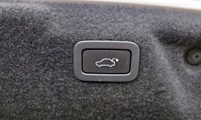 Jaguar XE 2019, 107091 км, за 6276.84 USD - фото 18