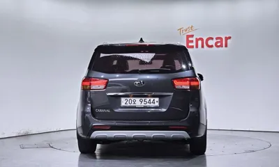 Kia Canival 2016, 93675 км, за 7337.39 USD