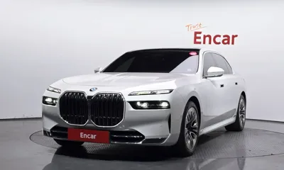 BMW 7-Series · 2023 год