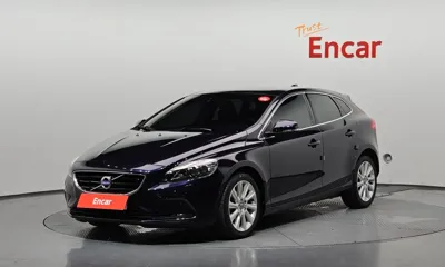 Volvo V40 · 2016 год