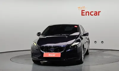 Volvo V40 2016, 156260 км, за 5144.23 USD