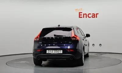 Volvo V40 2016, 156260 км, за 5144.23 USD