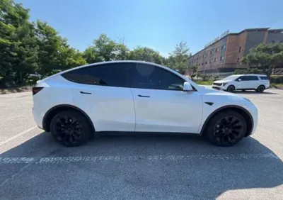 Tesla Model Y 2023, 39228 км, за 5829.07 USD - фото 8