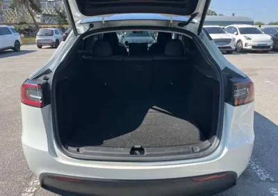 Tesla Model Y 2023, 39228 км, за 5829.07 USD - фото 11