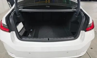 BMW 3-Series 2025, 4287 км, за 27241.7 USD - фото 20