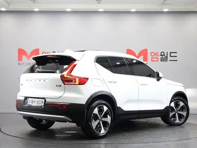Volvo XC40 2023, 14385 км, за 24156.49 USD