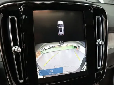 Volvo XC40 2023, 14385 км, за 24156.49 USD