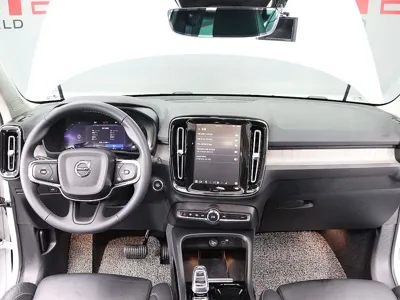 Volvo XC40 2023, 14385 км, за 24156.49 USD - фото 8