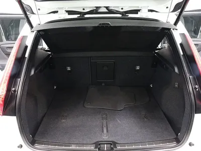 Volvo XC40 2023, 14385 км, за 24156.49 USD - фото 15