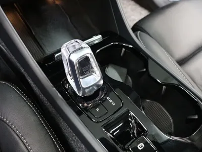 Volvo XC40 2023, 14385 км, за 24156.49 USD - фото 20