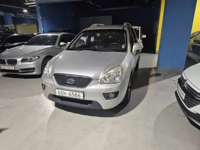 Kia Carens · 2012 год