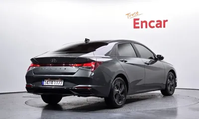 Hyundai Avante 2023, 99635 км, за 9839.83 USD