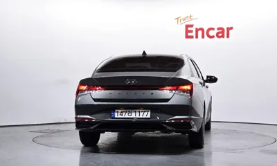 Hyundai Avante 2023, 99635 км, за 9839.83 USD