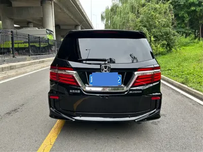 Honda Elysion 2017, 96000 км, за 13978.54 USD