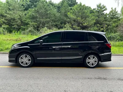Honda Elysion 2017, 96000 км, за 13978.54 USD