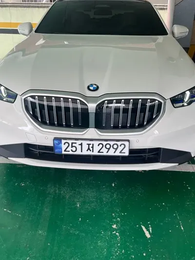 BMW 5-Series 2025, 25028 км, за 36969.94 USD