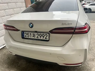 BMW 5-Series 2025, 25028 км, за 36969.94 USD