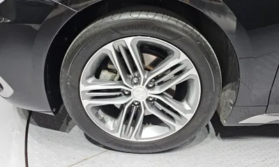 Hyundai Grandeur 2019, 88924 км, за 11579.51 USD