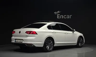 Volkswagen Passat 2021, 108509 км, за 14586.18 USD
