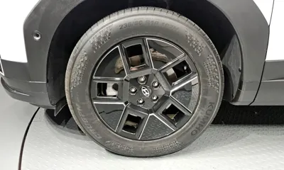 Hyundai Santafe 2024, 29016 км, за 24052.52 USD