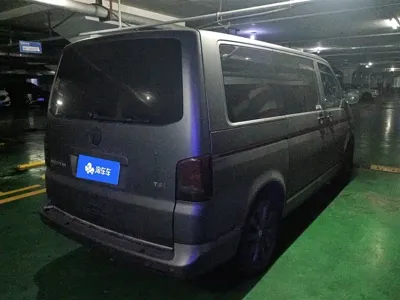 Volkswagen Multivan 2012, 117400 км, за 10005.69 USD