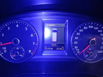 Volkswagen Multivan 2012, 117400 км, за 10005.69 USD - фото 14