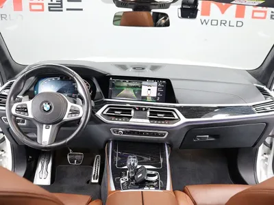 BMW X7 2022, 58110 км, за 55840.84 USD - фото 13