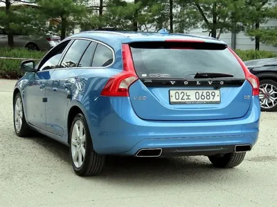 Volvo V60 2016, 219656 км, за 3255.84 USD