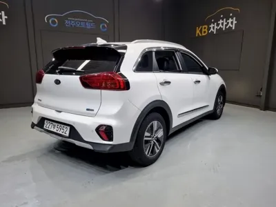 Kia Niro 2020, 96795 км, за 9386.9 USD - фото 6