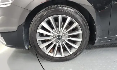 Kia K7 2017, 85959 км, за 9056.06 USD