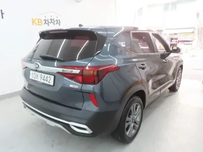 Kia Seltos 2020, 72648 км, за 11027.96 USD
