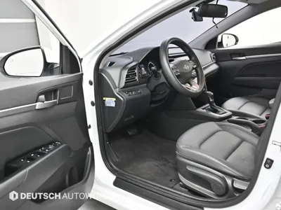 Hyundai Avante 2020, 72900 км, за 7944.26 USD - фото 11