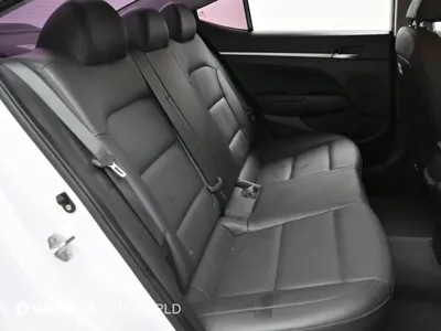 Hyundai Avante 2020, 72900 км, за 7944.26 USD - фото 12