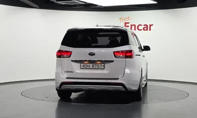 Kia Canival 2018, 126995 км, за 7683.79 USD