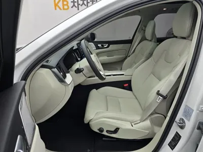 Volvo XC60 2026, 1408 км, за 48859.96 USD - фото 11
