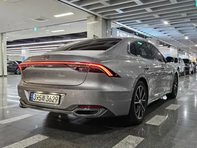 Hyundai Grandeur 2022, 100000 км, за 15302.46 USD