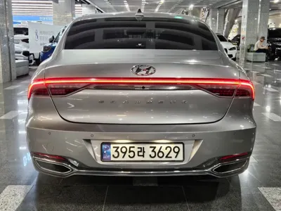 Hyundai Grandeur 2022, 100000 км, за 15302.46 USD