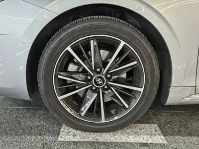Hyundai Grandeur 2022, 100000 км, за 15302.46 USD
