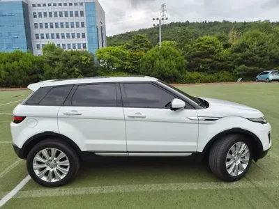 Land Rover Range Rover Evoque 2018, 118013 км, за 7748.91 USD - фото 9