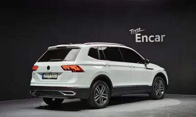 Volkswagen Tiguan 2023, 24563 км, за 22847.66 USD