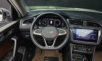 Volkswagen Tiguan 2023, 24563 км, за 22847.66 USD - фото 13