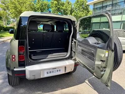 Land Rover Defender 2024, 5300 км, за 83200.85 USD - фото 6