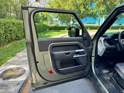 Land Rover Defender 2024, 5300 км, за 83200.85 USD - фото 7