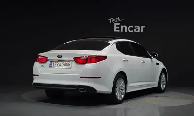 Kia K5 2014, 195825 км, за 3479.06 USD