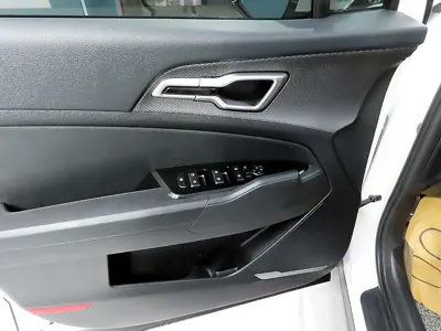 Kia Sportage 2022, 66037 км, за 15032.17 USD - фото 12